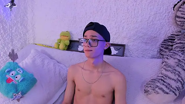 thiago kinghot online show from October 30, 2025, 8:28 pm