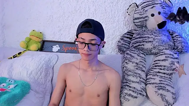 thiago kinghot online show from October 31, 2025, 11:40 am