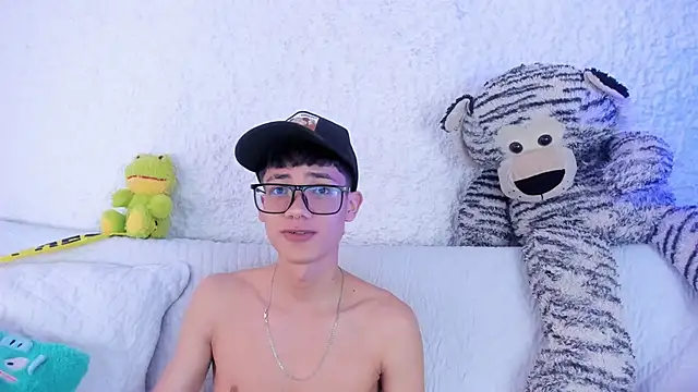 thiago kinghot online show from November 7, 2025, 12:31 pm