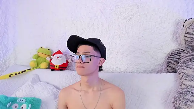 thiago kinghot online show from November 19, 2025, 12:27 pm