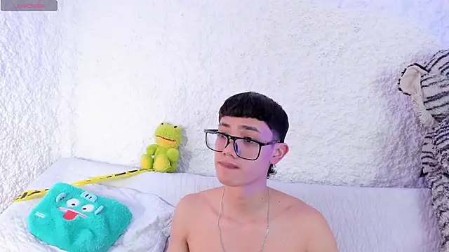 thiago kinghot online show from November 12, 2025, 12:09 pm