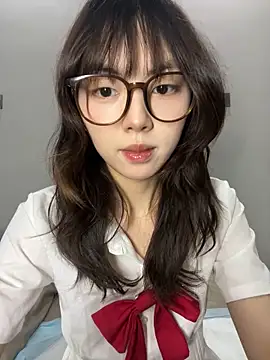 xuannv0000 online show from March 26, 2026, 5:11 pm