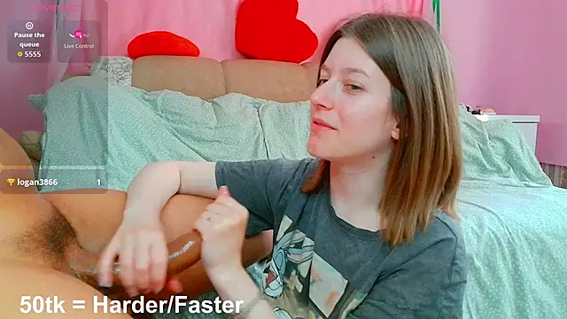 Marinaxmonroe online show from May 4, 2026, 1:36 pm