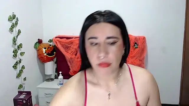 Julieta curvy69 online show from October 28, 2025, 12:15 pm