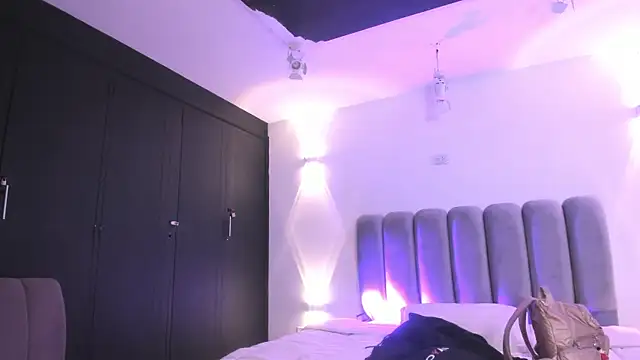 AlliceLover online show from April 27, 2026, 12:03 pm