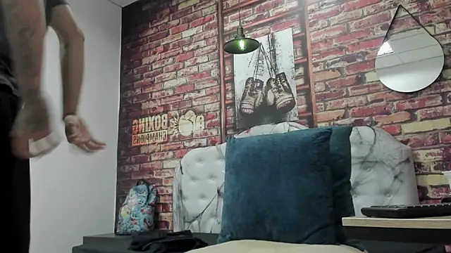 Snapshot of Ian1_ chatting on November 1, 2025, 12:32 pm Ian1 online show from November 1, 2025, 12:32 pm