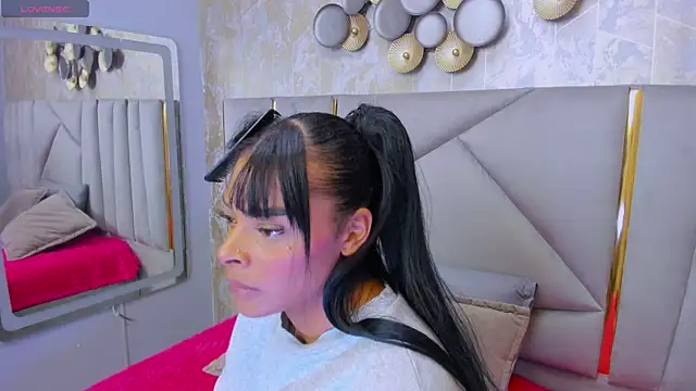 EmmaEbony  online show from April 28, 2026, 11:58 am