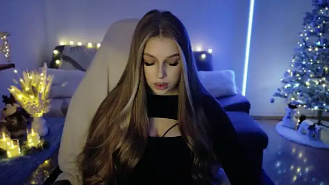 Snapshot of Emma_candyyy chatting on December 16, 2025, 9:35 am Emma candyyy online show from December 16, 2025, 9:35 am