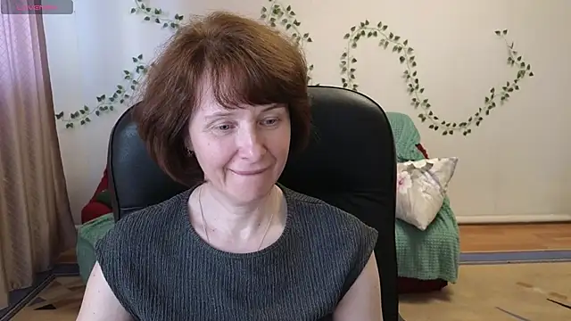 Lia Tito online show from May 4, 2026, 1:25 pm