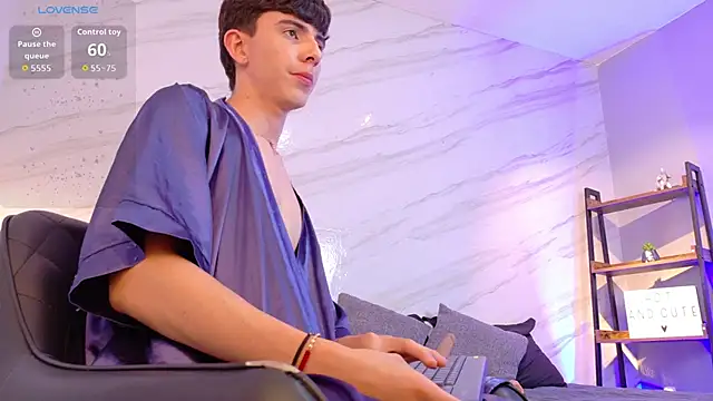 mathias saenz online show from April 28, 2026, 7:40 pm