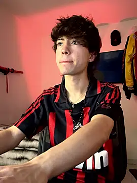 Snapshot of Tonerii chatting on October 17, 2025, 2:04 am Tonerii online show from October 17, 2025, 2:04 am