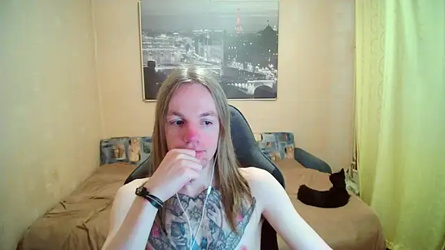 Snapshot of AdamDickens chatting on August 7, 2026, 9:32 pm AdamDickens online show from August 7, 2026, 9:32 pm
