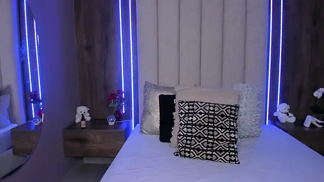 LucySalvatore  online show from March 11, 2026, 4:01 pm