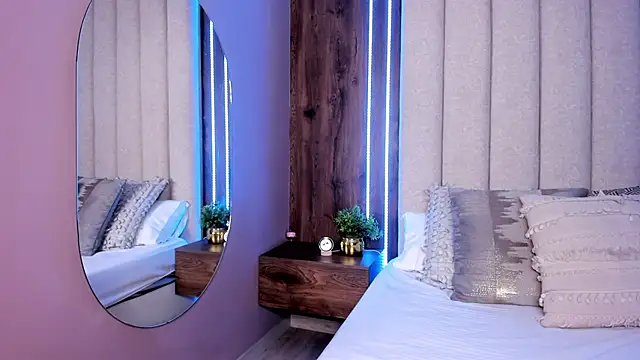 LucySalvatore  online show from November 14, 2025, 4:43 pm