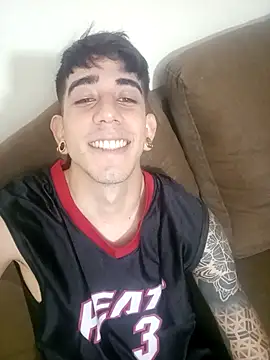 Snapshot of TheCofla99 chatting on April 4, 2026, 11:00 pm TheCofla99 online show from April 4, 2026, 11:00 pm