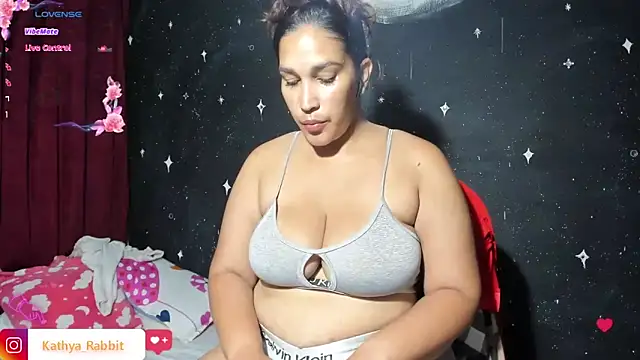 Snapshot of Ivy_horse_ chatting on April 10, 2026, 1:45 am Ivy horse online show from April 10, 2026, 1:45 am