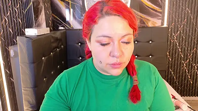 Witch Scarlet online show from April 2, 2026, 2:08 am