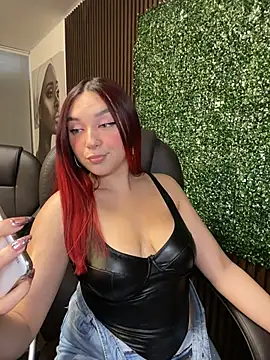 Snapshot of Karen18_boobs chatting on July 19, 2026, 11:18 am Karen18 boobs online show from July 19, 2026, 11:18 am