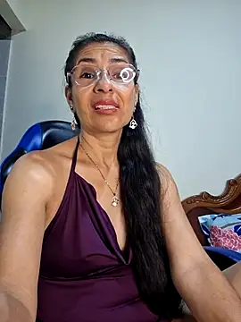 Natasha 50 online show from April 28, 2026, 2:27 am