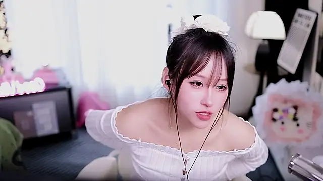 Snapshot of coward_by chatting on March 10, 2026, 9:24 am coward by online show from March 10, 2026, 9:24 am