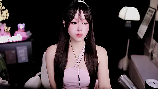 Snapshot of coward_by chatting on February 11, 2026, 8:58 am coward by online show from February 11, 2026, 8:58 am