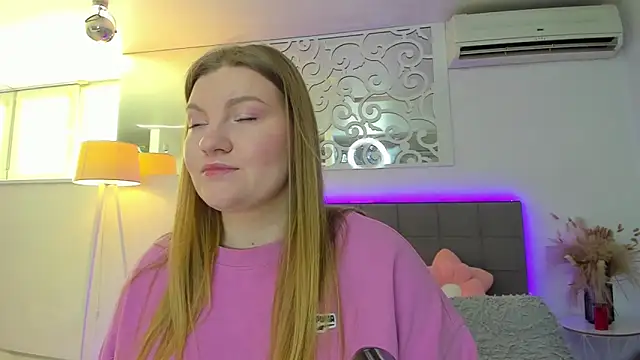 Snapshot of AshleyJoness chatting on March 11, 2026, 6:18 am AshleyJoness online show from March 11, 2026, 6:18 am