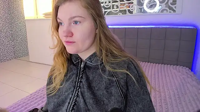 Snapshot of AshleyJoness chatting on February 10, 2026, 6:23 am AshleyJoness online show from February 10, 2026, 6:23 am