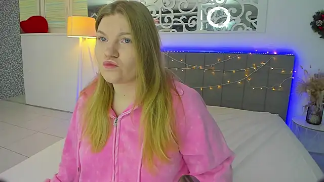 AshleyJoness online show from December 17, 2025, 6:18 am