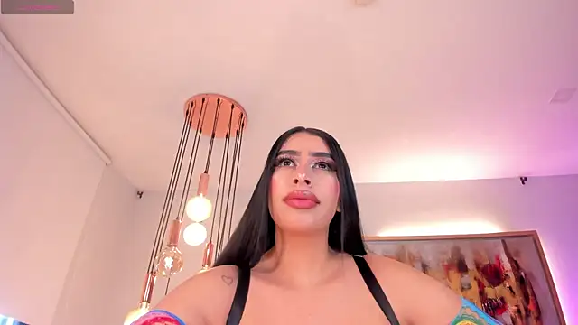 LeahLombardi  online show from November 23, 2025, 5:23 pm