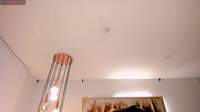 LeahLombardi  online show from November 1, 2025, 7:30 pm