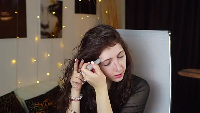 Snapshot of Mary_Miiller chatting on November 27, 2025, 10:05 am Mary Miiller online show from November 27, 2025, 10:05 am