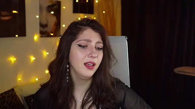 Snapshot of Mary_Miiller chatting on November 26, 2025, 10:15 am Mary Miiller online show from November 26, 2025, 10:15 am