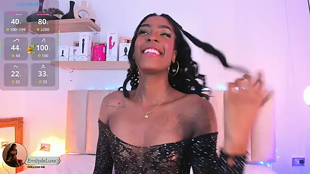 Snapshot of Emely_Deluxe chatting on November 26, 2025, 11:43 am Emely Deluxe online show from November 26, 2025, 11:43 am