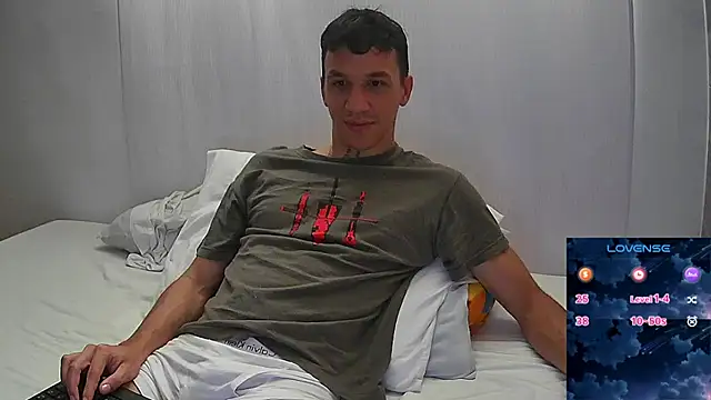 Snapshot of angelicious_ chatting on March 4, 2026, 12:35 pm angelicious online show from March 4, 2026, 12:35 pm