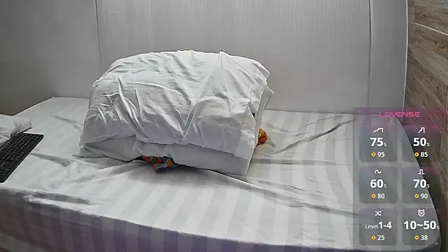 Snapshot of angelicious_ chatting on July 1, 2026, 12:05 pm angelicious online show from July 1, 2026, 12:05 pm