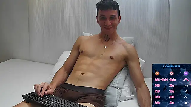 Snapshot of angelicious_ chatting on February 28, 2026, 9:14 pm angelicious online show from February 28, 2026, 9:14 pm