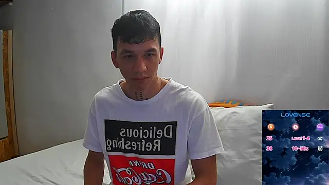 Snapshot of angelicious_ chatting on February 22, 2026, 12:51 pm angelicious online show from February 22, 2026, 12:51 pm