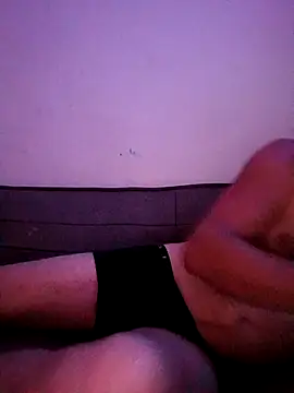 Snapshot of Makis09 chatting on October 12, 2025, 5:36 pm Makis09 online show from October 12, 2025, 5:36 pm