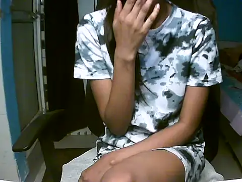 Snapshot of RENUKA_RAJPUT chatting on May 15, 2026, 4:27 pm RENUKA RAJPUT online show from May 15, 2026, 4:27 pm