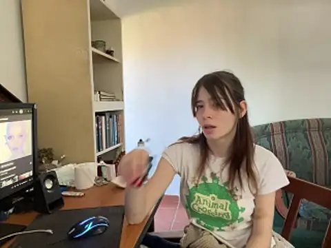 Snapshot of the_holy_t chatting on December 14, 2025, 11:16 am the holy t online show from December 14, 2025, 11:16 am