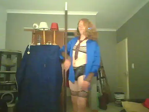 untamedredsnake online show from March 8, 2026, 8:01 pm