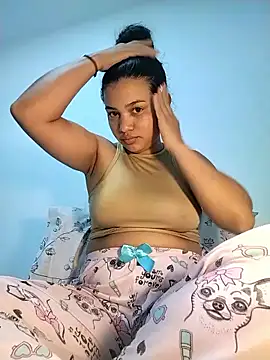 Snapshot of Eimy-04 chatting on November 23, 2025, 6:23 am Eimy-04 online show from November 23, 2025, 6:23 am