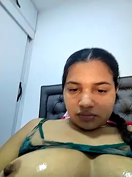 Snapshot of Eimy-04 chatting on October 15, 2025, 8:44 am Eimy-04 online show from October 15, 2025, 8:44 am