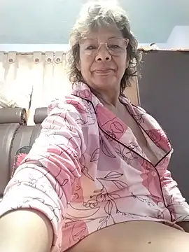 Snapshot of OliviaMorris1 chatting on June 24, 2026, 12:37 pm OliviaMorris1 online show from June 24, 2026, 12:37 pm