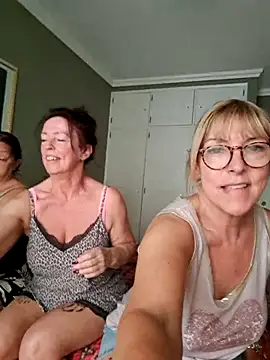 Snapshot of ClassyNAWTYBritMILF chatting on July 4, 2026, 8:21 am ClassyNAWTYBritMILF online show from July 4, 2026, 8:21 am