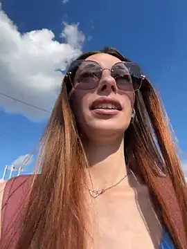Amelie Crosby online show from July 13, 2026, 2:16 pm