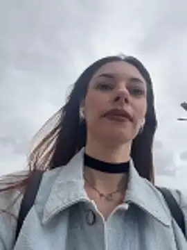 Amelie Crosby online show from June 27, 2026, 1:17 pm