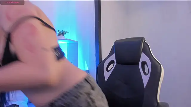 CleoWhite online show from February 1, 2026, 8:07 pm