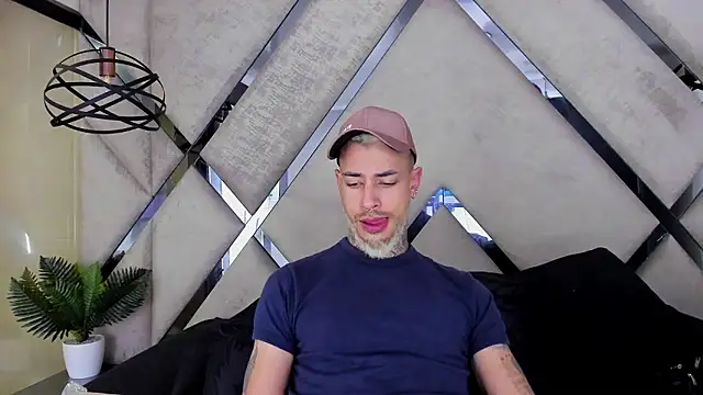 VinzenzRizzo online show from January 15, 2026, 9:34 am