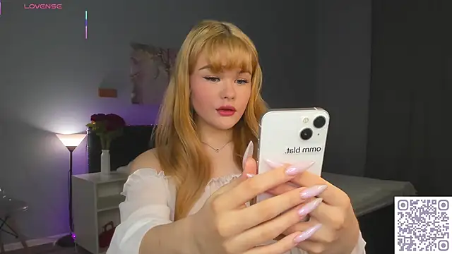 Snapshot of ShyEmma_ chatting on November 29, 2025, 1:17 am ShyEmma online show from November 29, 2025, 1:17 am